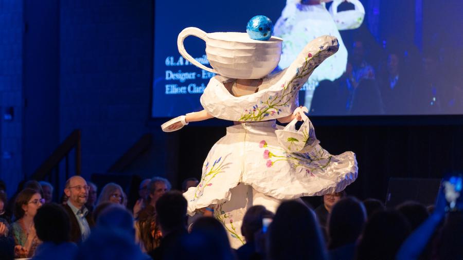 A Fragile Wonder sculptural fashion design