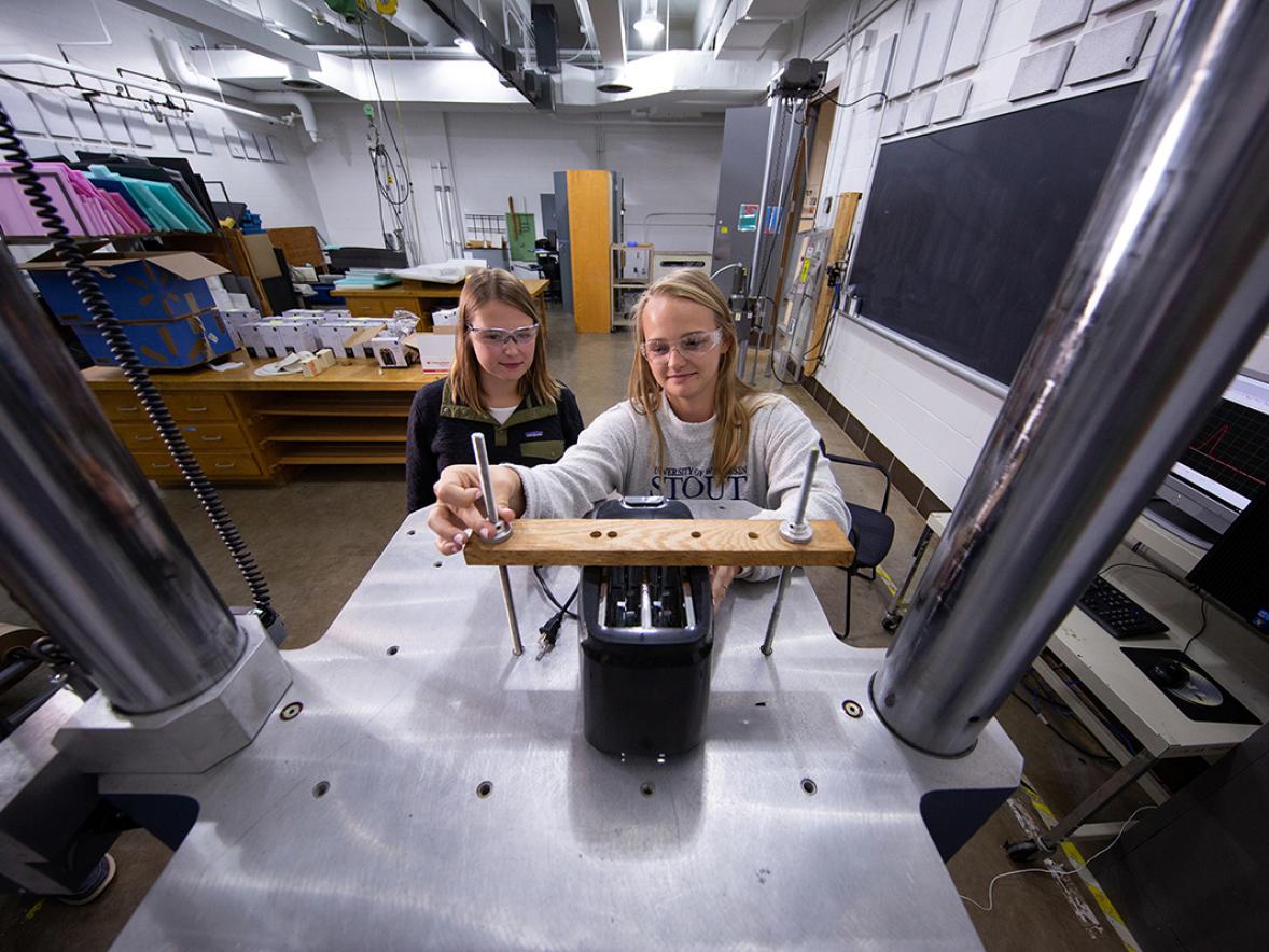 Students work in the packaging lab at UW-Stout. Great Northern Corporation and UW-Stout are collaborating for a new upper level design and packaging class.