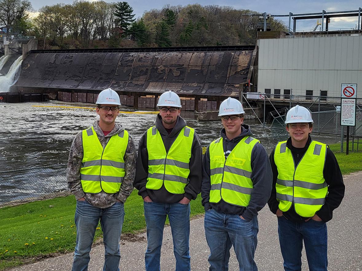 Xcel Energy Cedar Falls Hydro project supports construction students’ practical work experiences Featured Image
