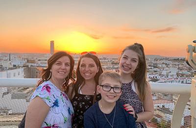 UW-Stout HRTM student Kaylee Harris and her family.